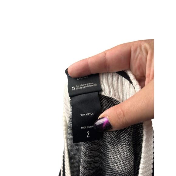 Torrid 2 Disney Minnie Mouse Black & White Jacquard Cardigan Plus Size 2x - Picture 7 of 9